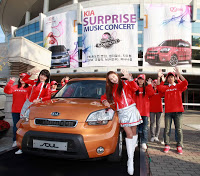 Kia Press Babes - Carscoop