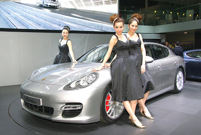 Babes Shanghai Auto Show 2009  - Carscoop