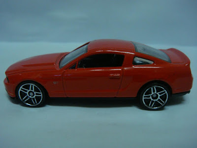 Hot Wheels 2010 Ford Mustang GT Toy
