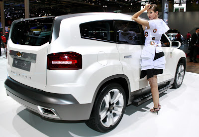 Paris Auto Show Babes