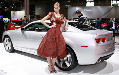 Paris Auto Show Babes