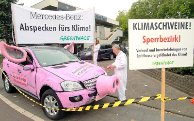 GreenPeace Mercedes-Benz ML-Class Climate Pig