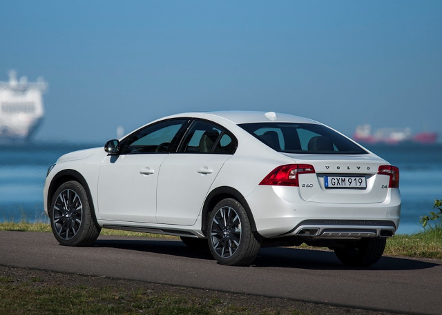 2016 Volvo S60 Cross Country