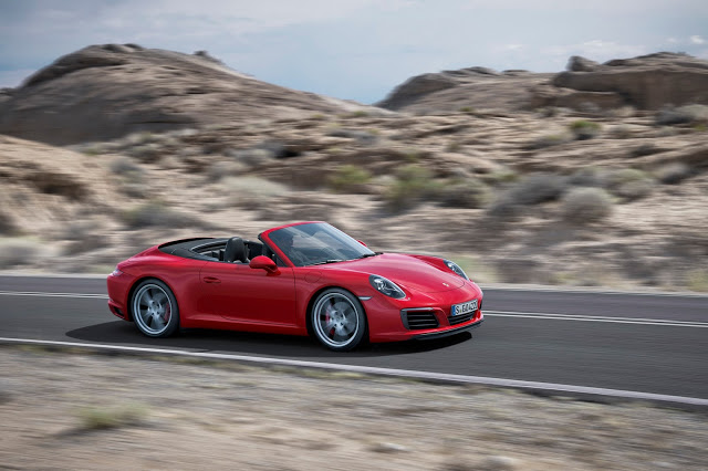 2017 Porsche 911 cabriolet red