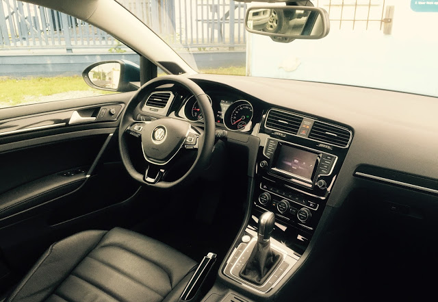 2015 Volkswagen Golf Sportwagon TDI Highline interior