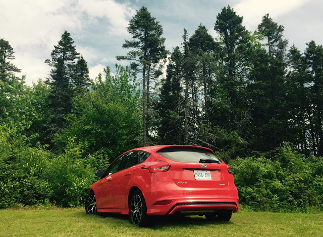 2015 Ford Focus SE hatchback rear