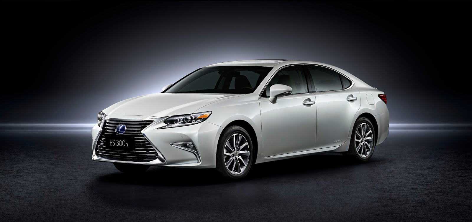 2016 Lexus ES300h white