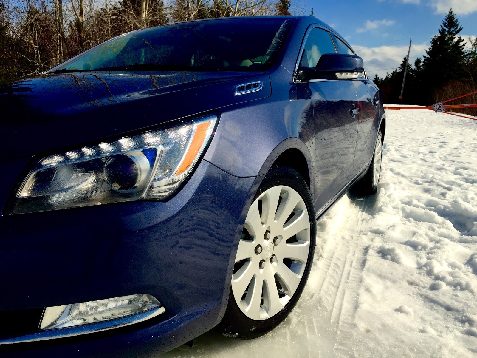 2015 Buick LaCrosse front