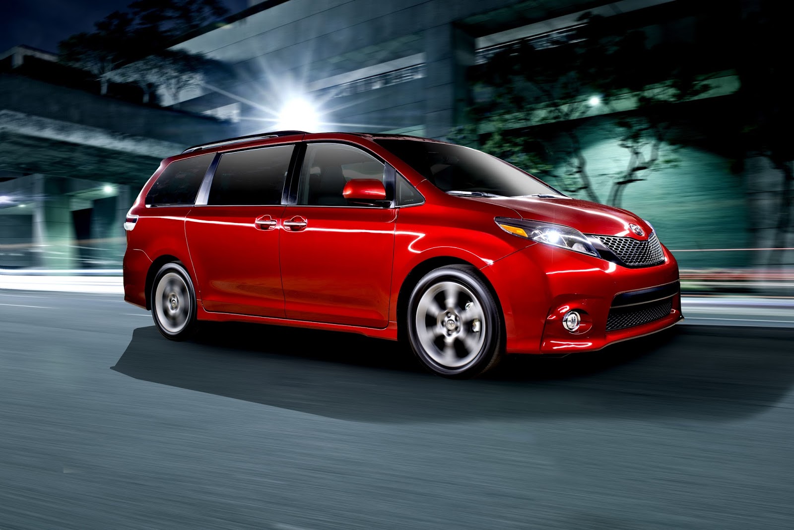 2015 Toyota Sienna SE red