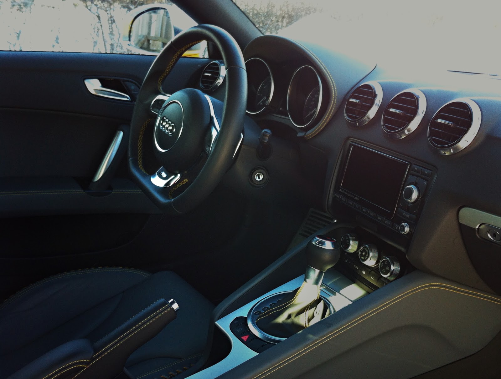 2015 Audi TTS Coupe Competition interior