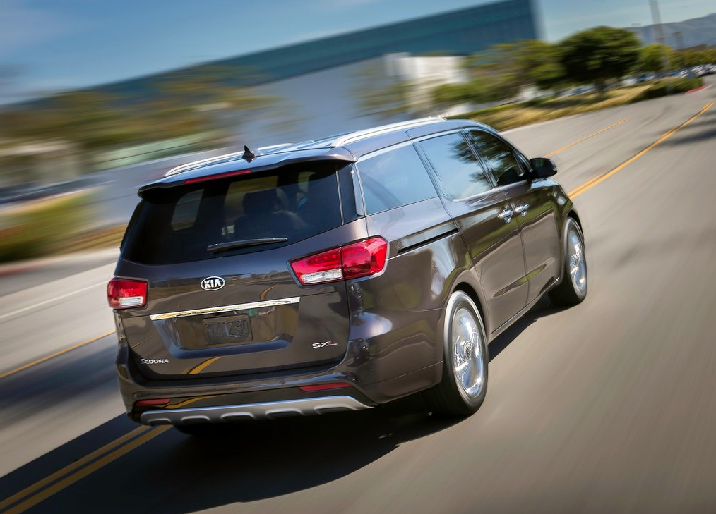 2015 Kia Sedona rear