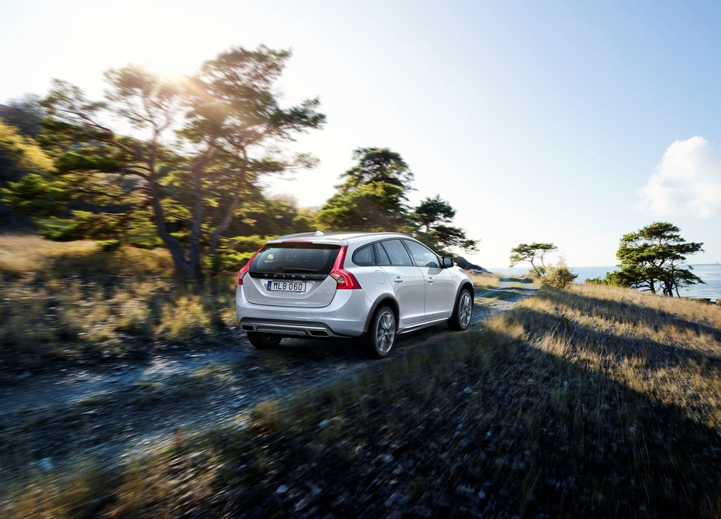 2015 Volvo V60 Cross Country