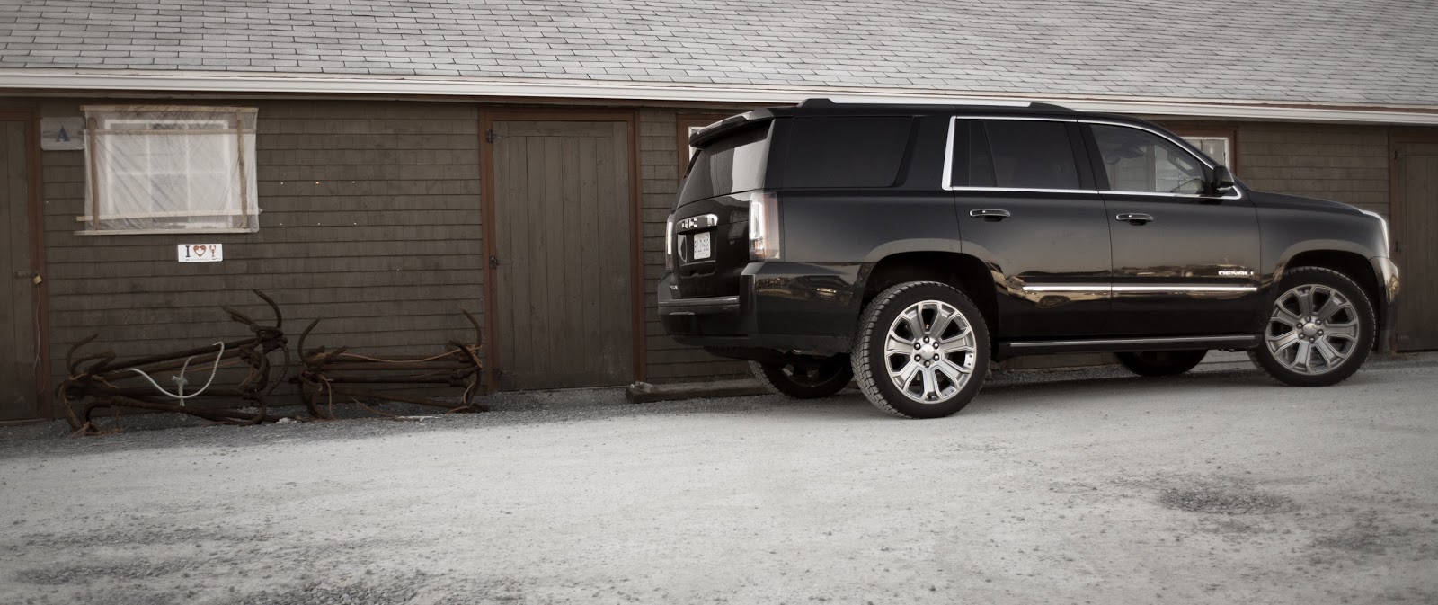 2015 GMC Yukon Denali side view