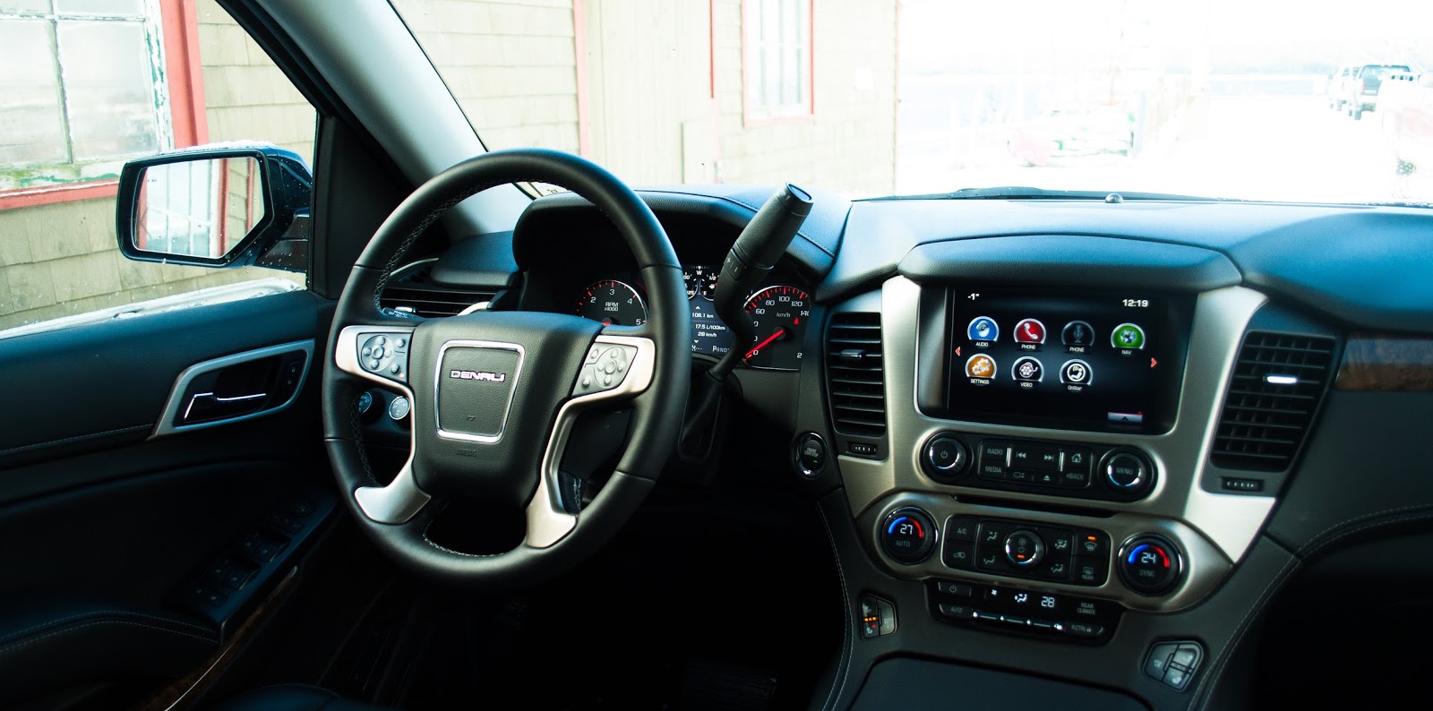 2015 GMC Yukon Denali interior