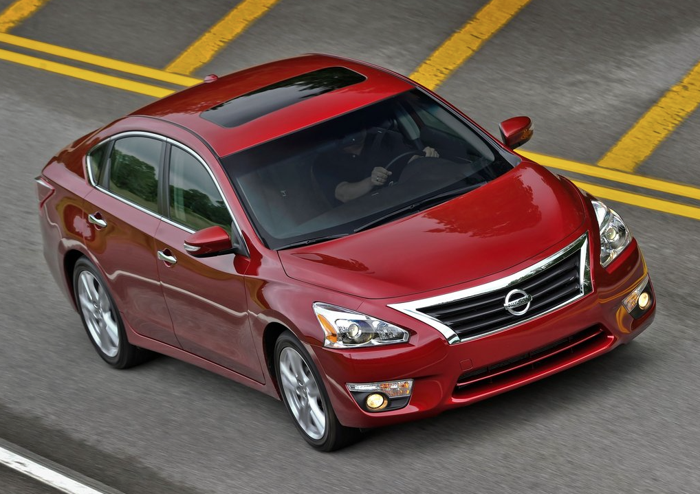 2015 Nissan Altima red