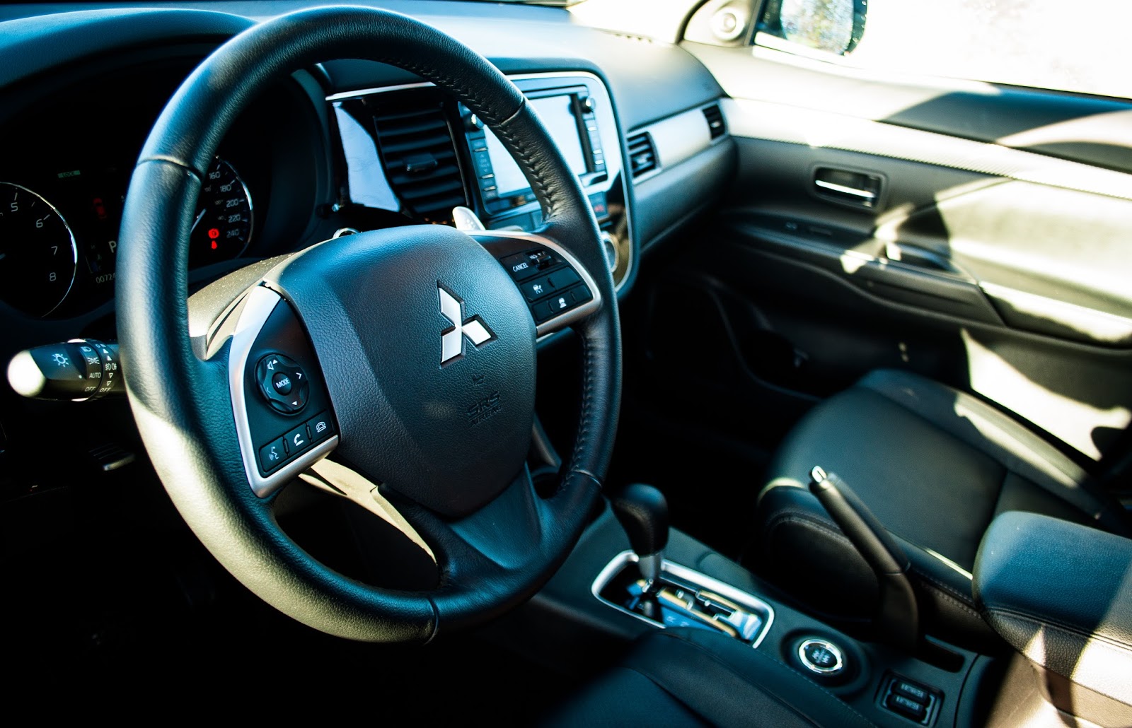 2015 Mitsubishi Outlander GT interior