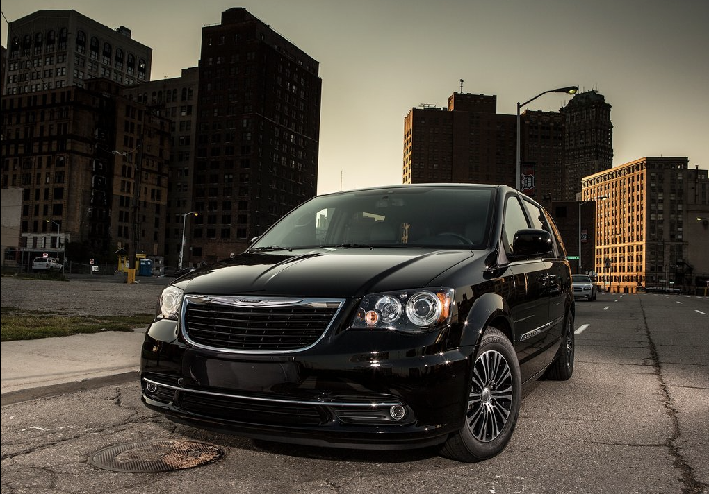 2013 Chrysler Town & Country S