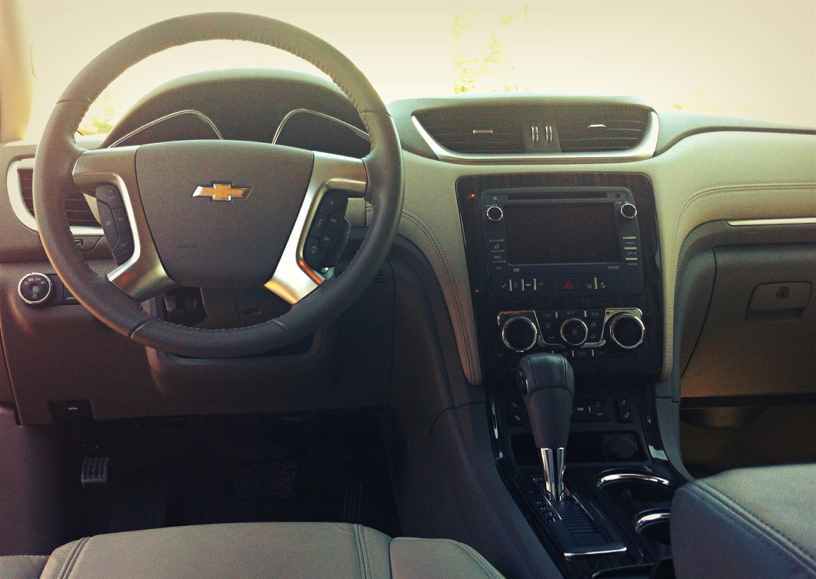 2014 Chevrolet Traverse LT AWD interior