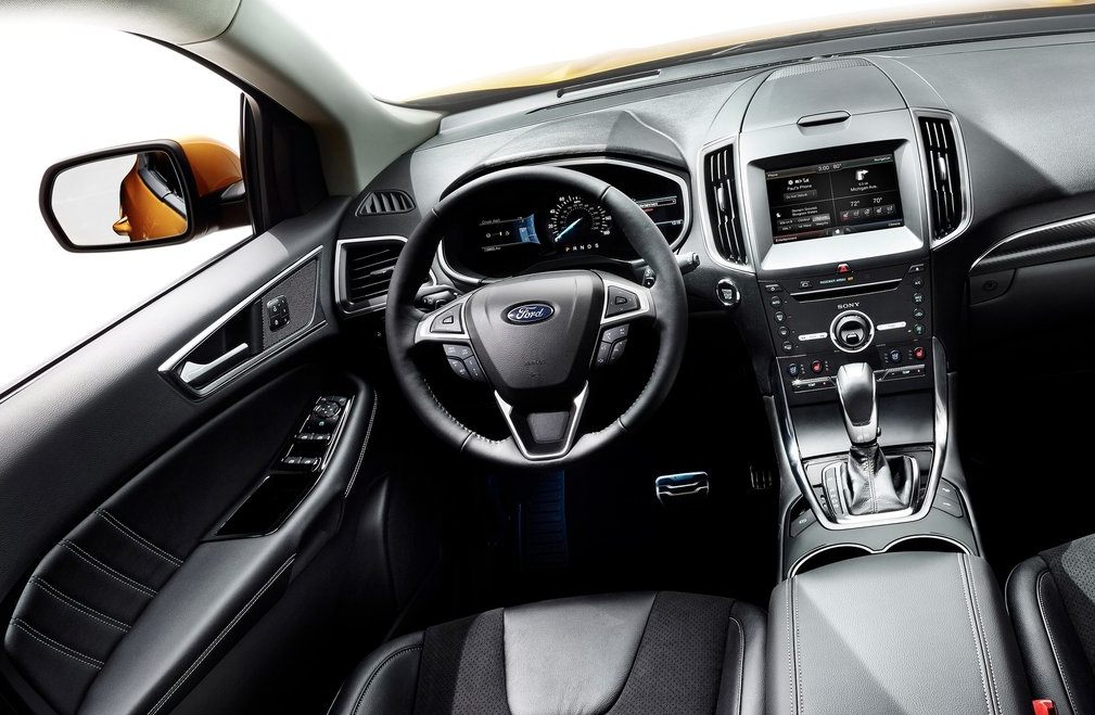 2015 Ford Edge interior