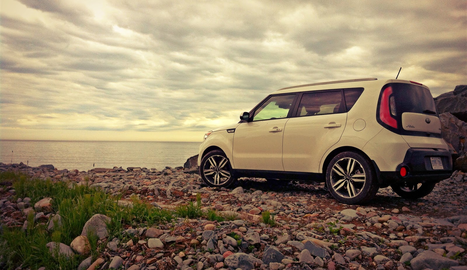 2014 Kia Soul SX Luxury white