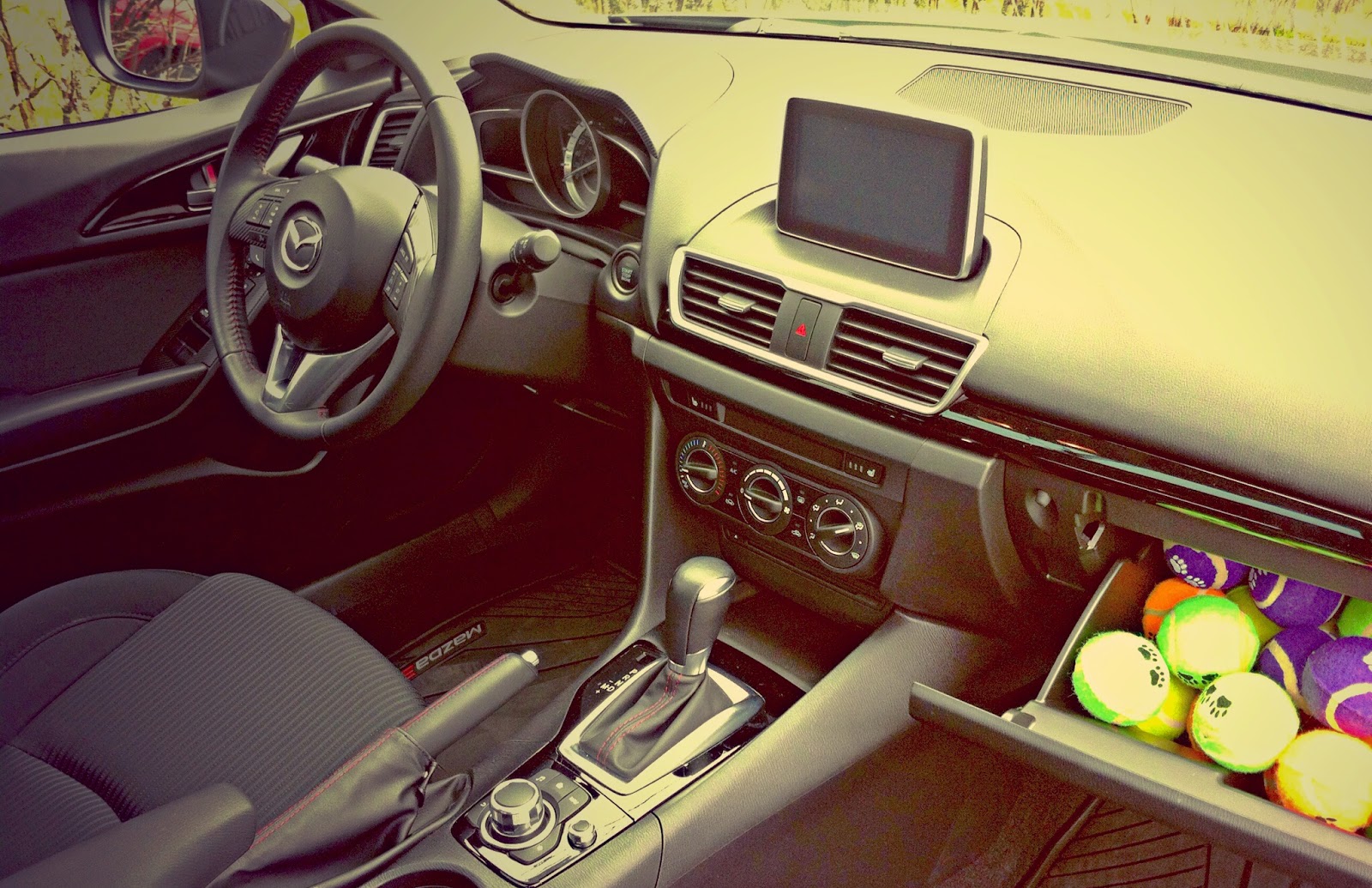 2014 Mazda 3 GS interior