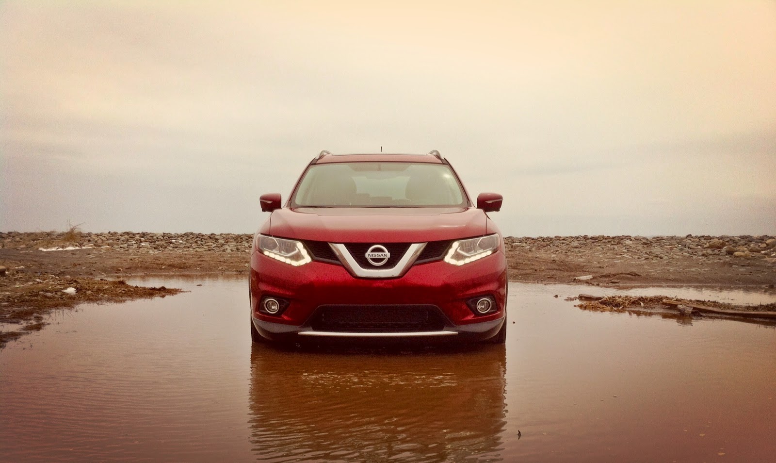 2014 Nissan Rogue SL front