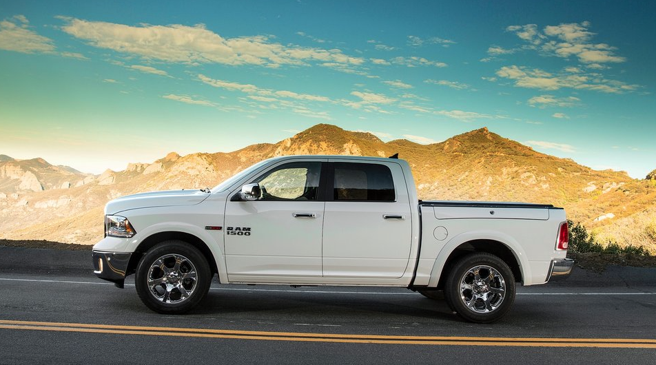 2014 Ram 1500 crew cab white