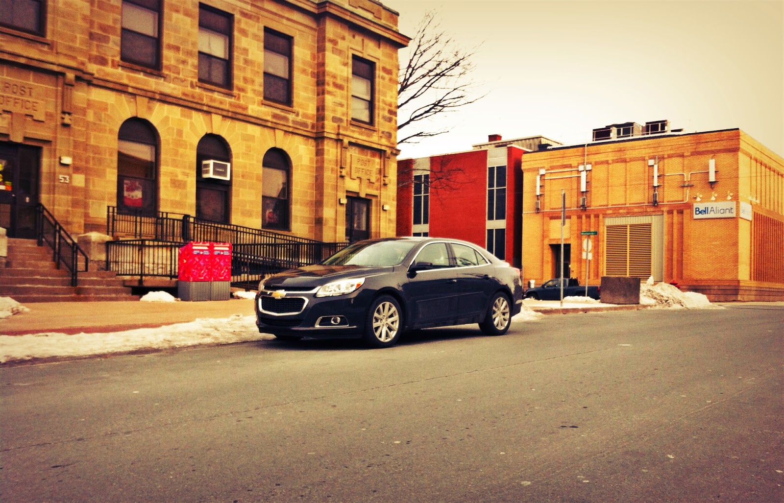 2014 Chevrolet Malibu LT front three quarter