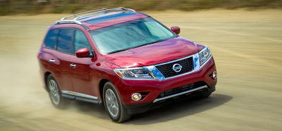 2013 Nissan Pathfinder red