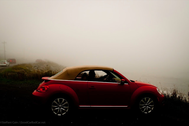 2013 Volkswagen Beetle Convertible beige top up