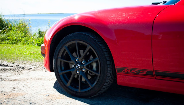 2013 Mazda MX-5 Miata 17-inch wheel