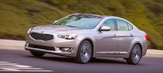 2014 Kia Cadenza front three quarter