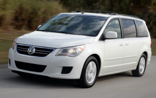 2009 Volkswagen Routan white