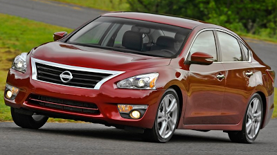 2013 Nissan Altima sedan cornering