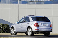 Mercedes-Benz ML450 HYBRID Carscoop