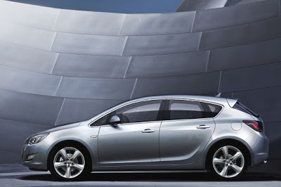 2010 Opel Astra Vauxhall Carscoop