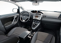 2010 Toyota Verso MPV 