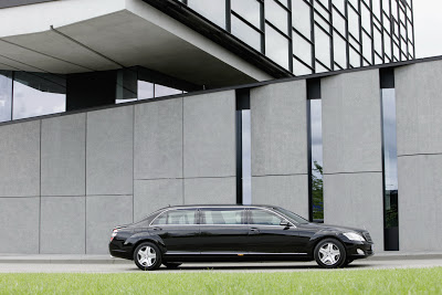 Mercedes-Benz S600 Pullman Guard