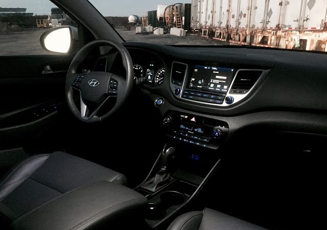 2016 Hyundai Tucson interior