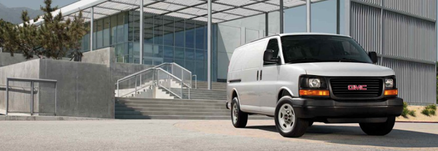 2015 GMC Savana white