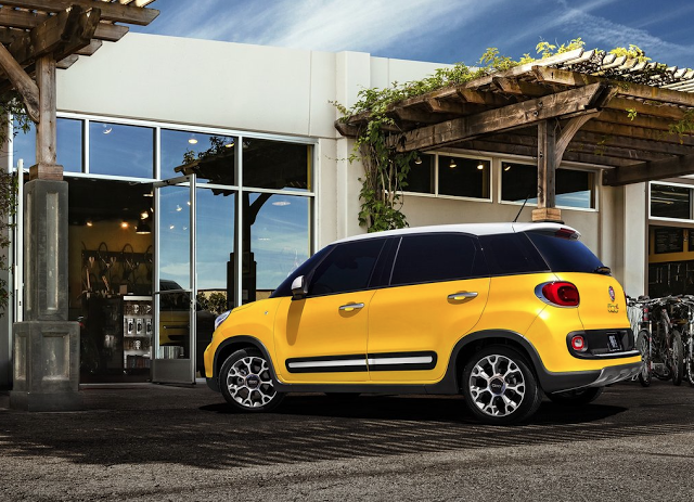 2014 Fiat 500L yellow