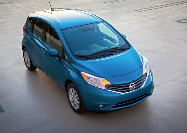 2014 Nissan Versa Note blue