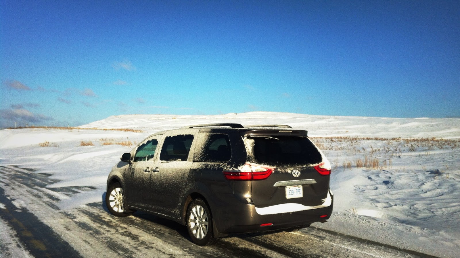 2015 Toyota Sienna AWD winter scene