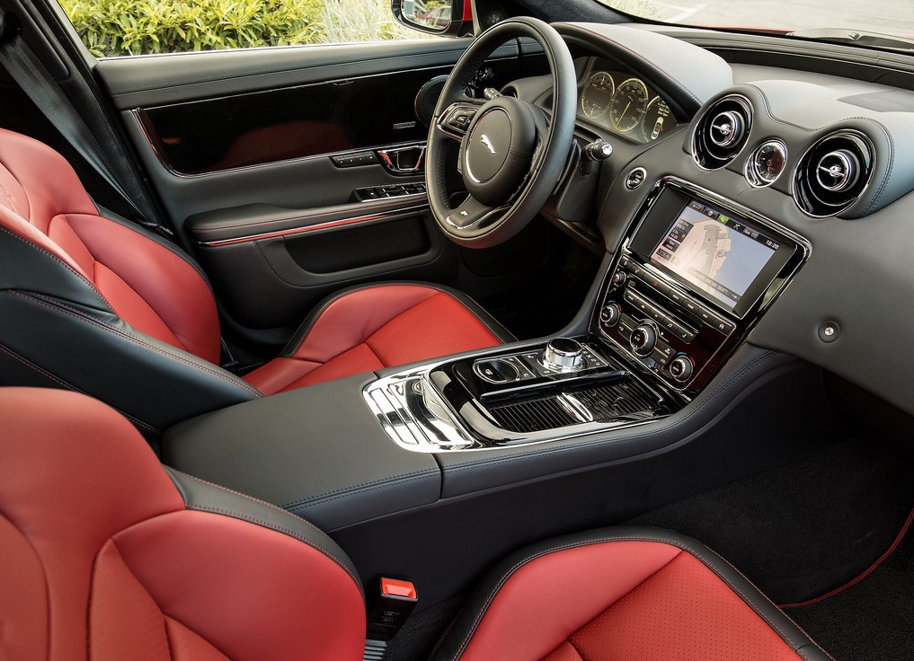 2015 Jaguar XJR interior