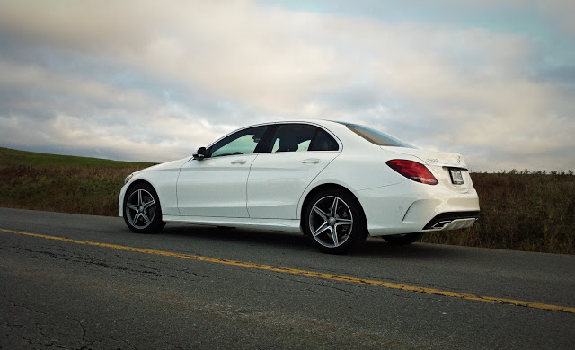 2015 Mercedes-Benz C-Class rear three quarter