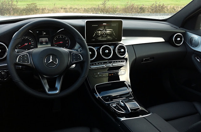 2015 Mercedes-Benz C-Class interior