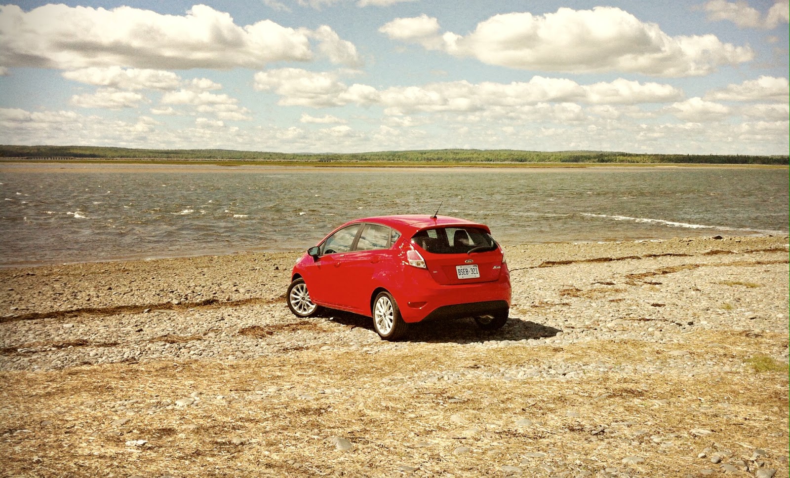 2014 Ford Fiesta SE hatchback rear angle