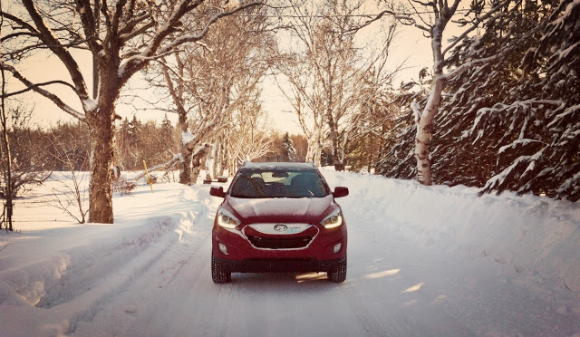 2014 Hyundai Tucson GLS AWD red PEI snow