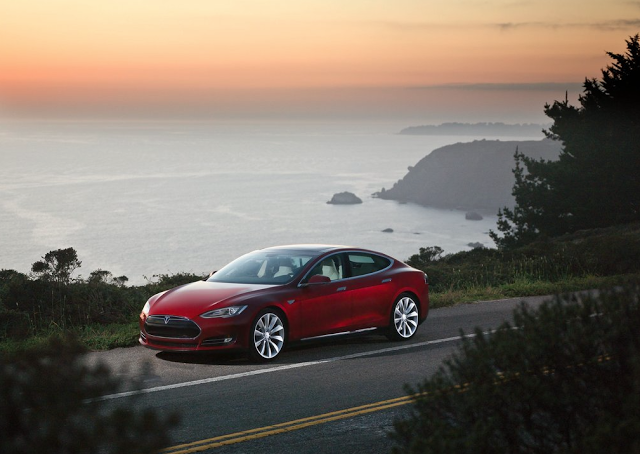 2013 Tesla Model S red